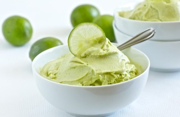 Сыроедческое мороженое из авокадо